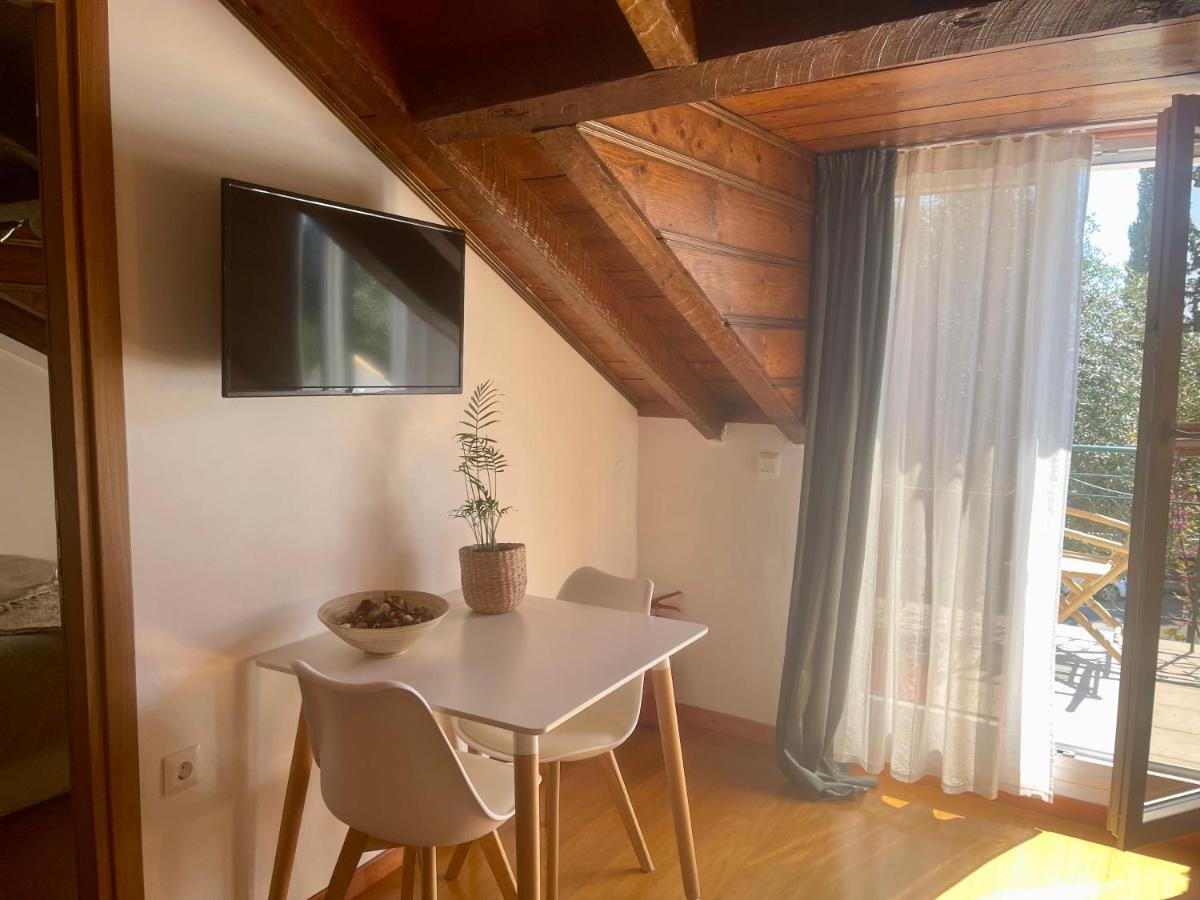 Eleni'S Guesthouse パレオカストリッツア エクステリア 写真