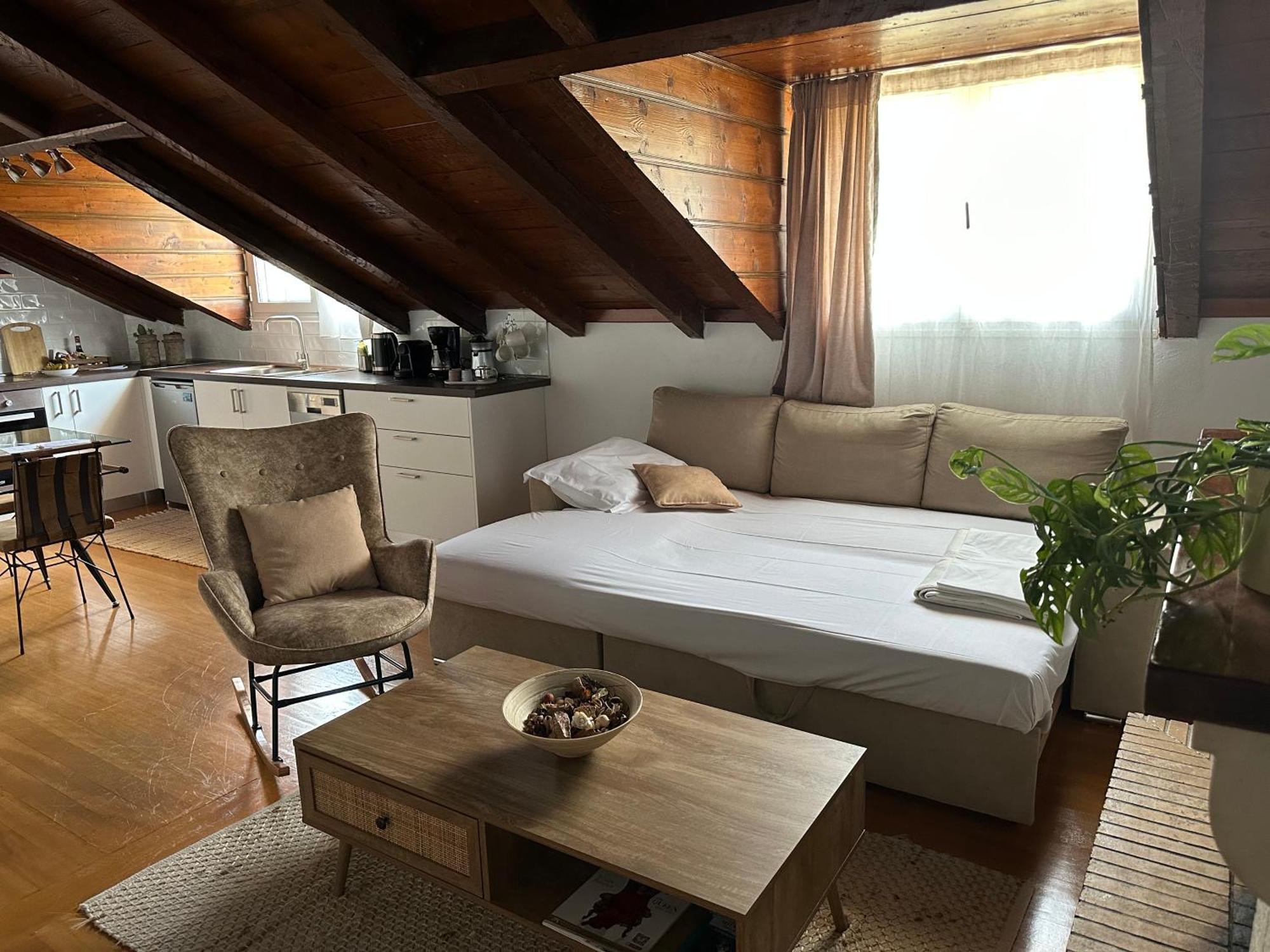 Eleni'S Guesthouse パレオカストリッツア エクステリア 写真